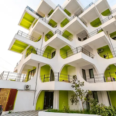 Apartment Zig-zag 23 *